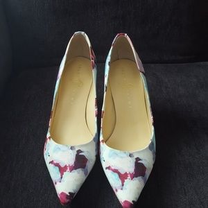 Ivanka Trump 2" heels size7